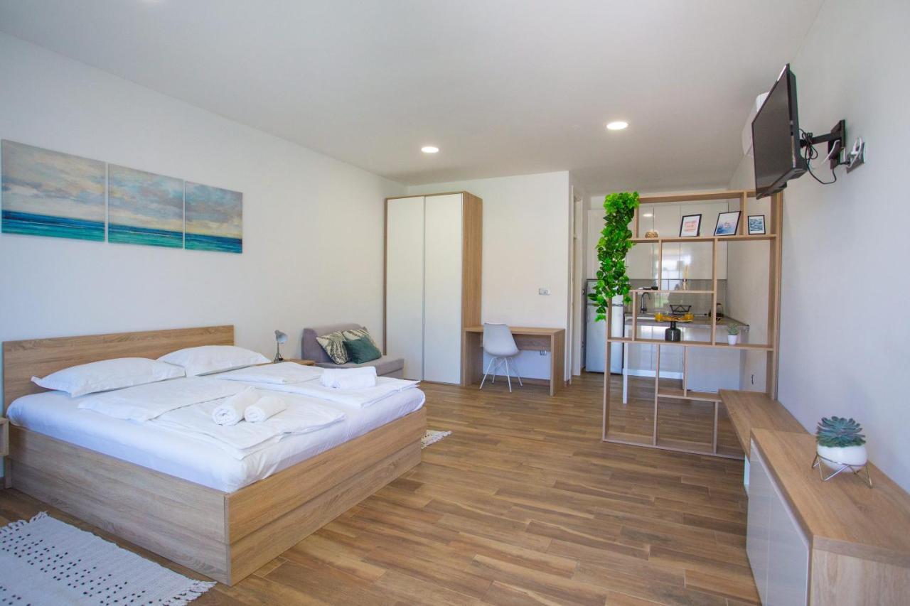 מאקרסקה Poseidon Mobile Home Resort מראה חיצוני תמונה