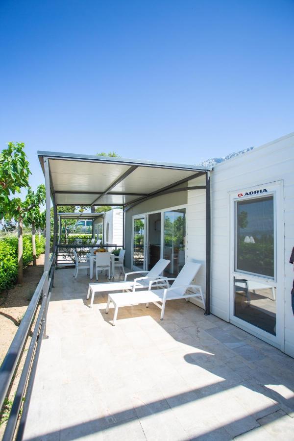 מאקרסקה Poseidon Mobile Home Resort מראה חיצוני תמונה
