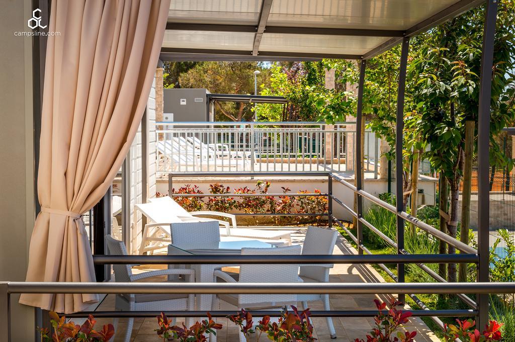 מאקרסקה Poseidon Mobile Home Resort מראה חיצוני תמונה